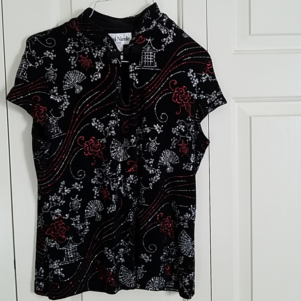 Women's short sleeved glitter top